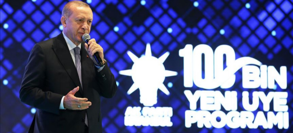 "Bugün de gavurun kılıcını sallayanlar var"