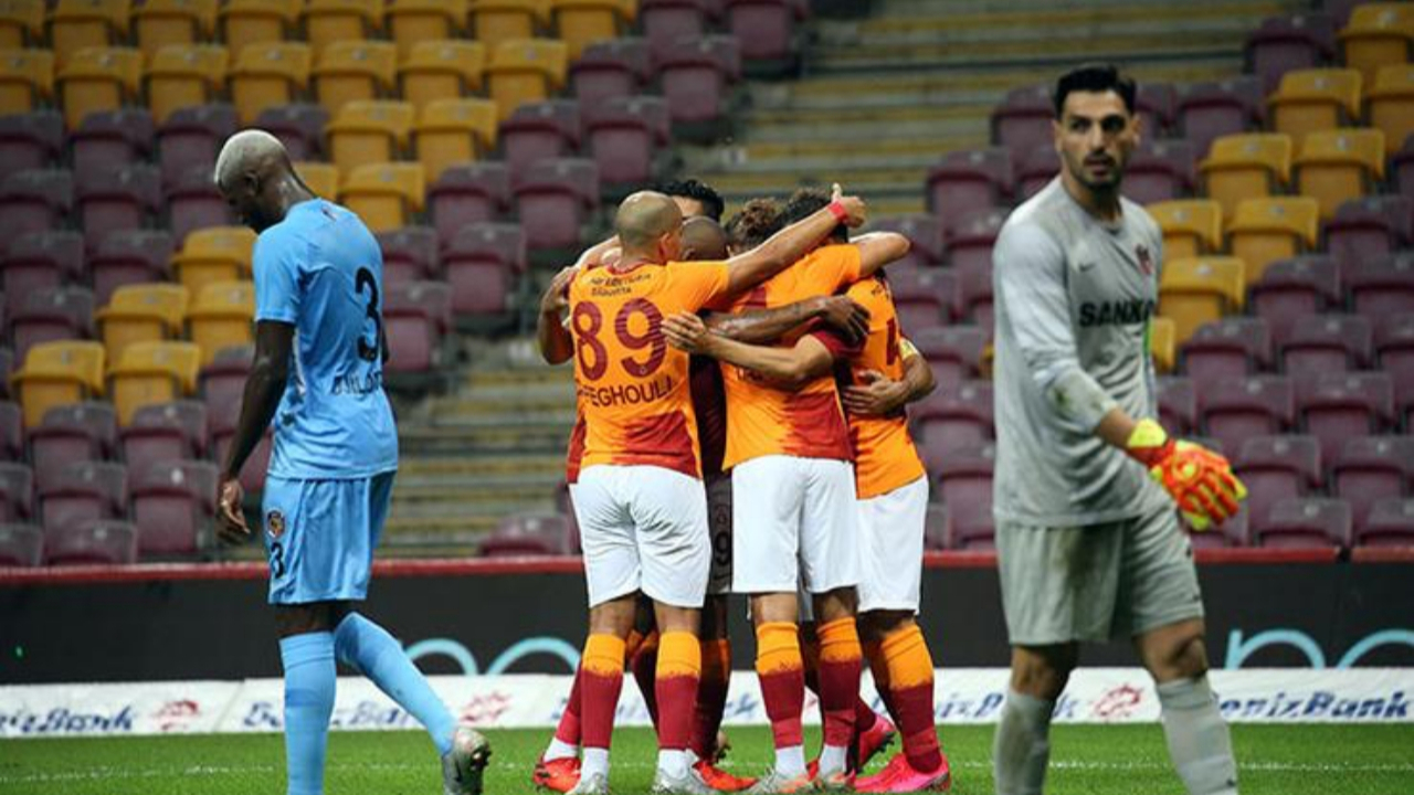 Galatasaray, Neftçi Bakü maçı için kadrosunu UEFA'ya bildirdi