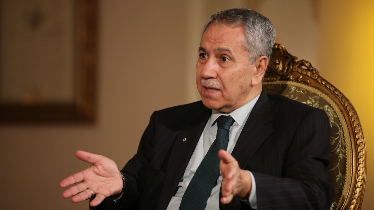 Bülent Arınç'tan haber var