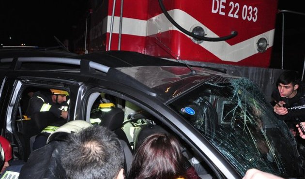 Manisa'da hemzemin geçitte kaza