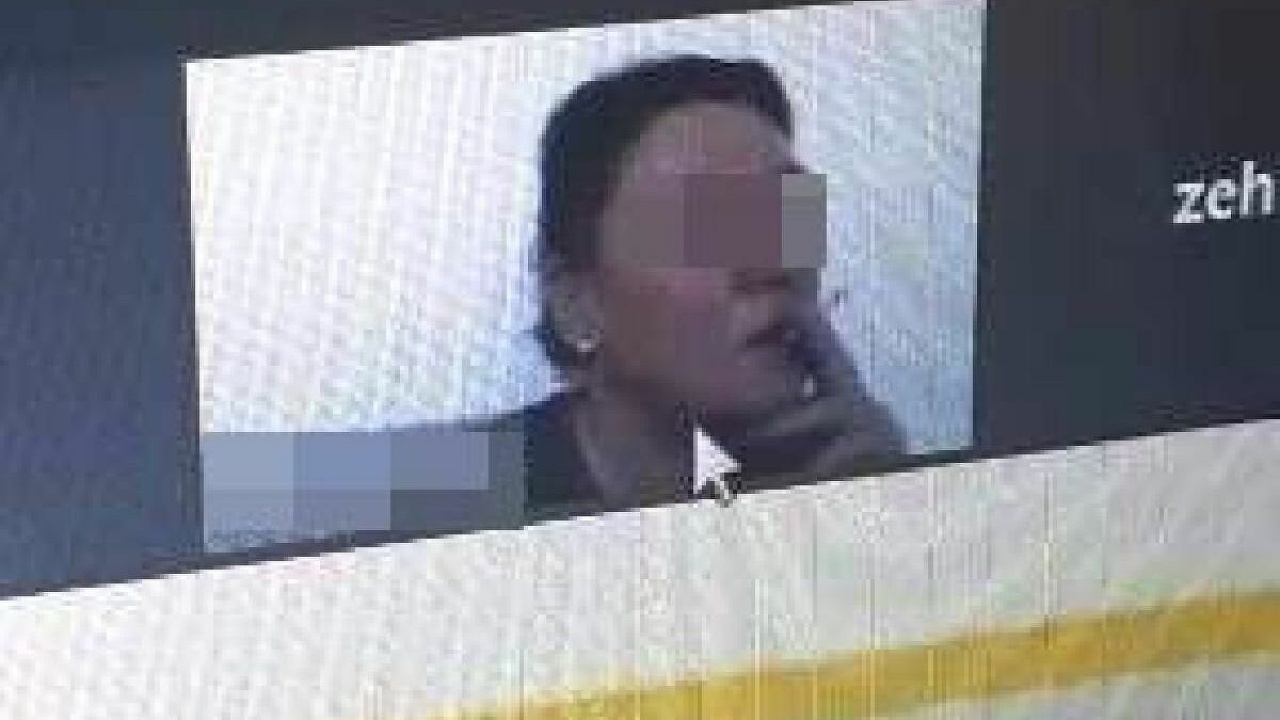 Kadın öğretmenden online derste skandal