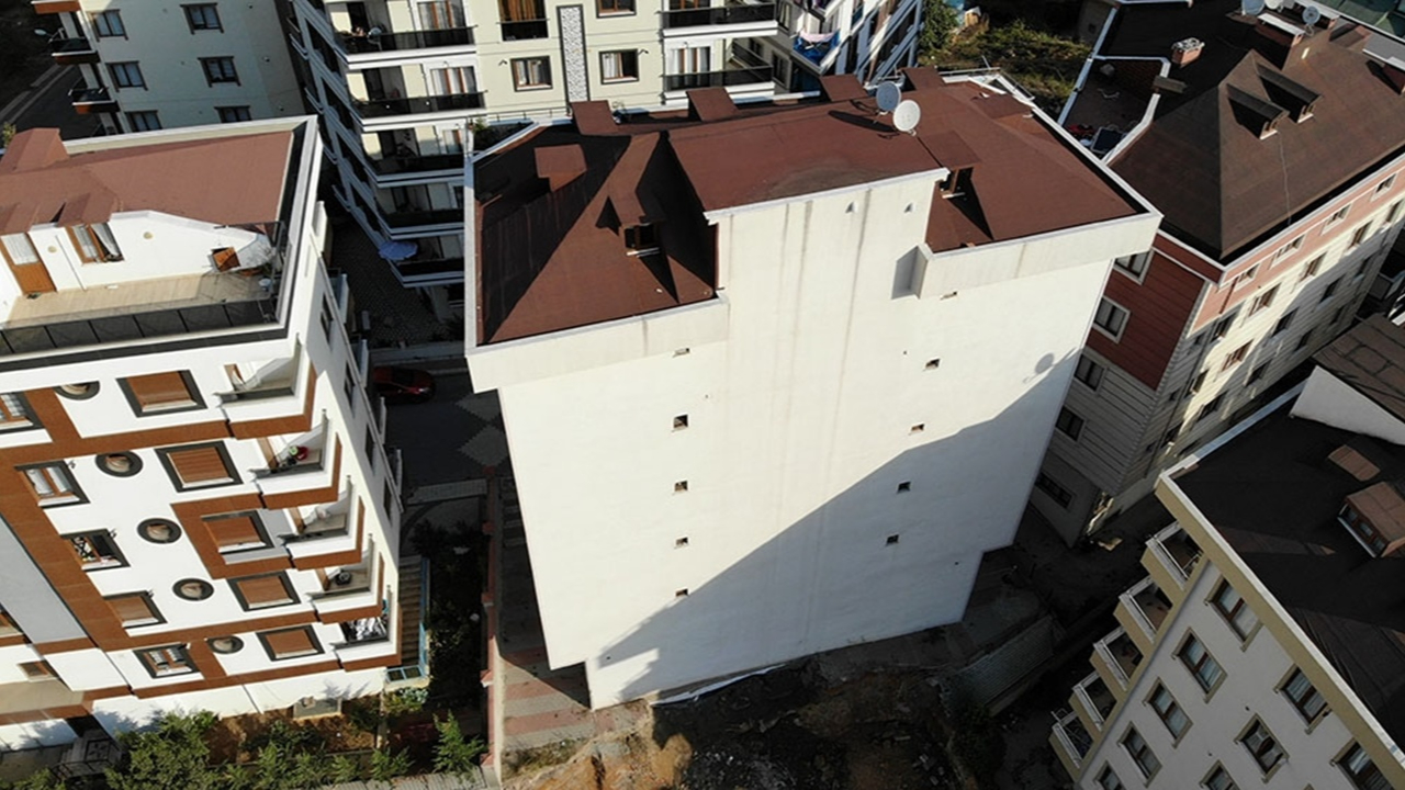 Sancaktepe'de binanın temeli kaydı