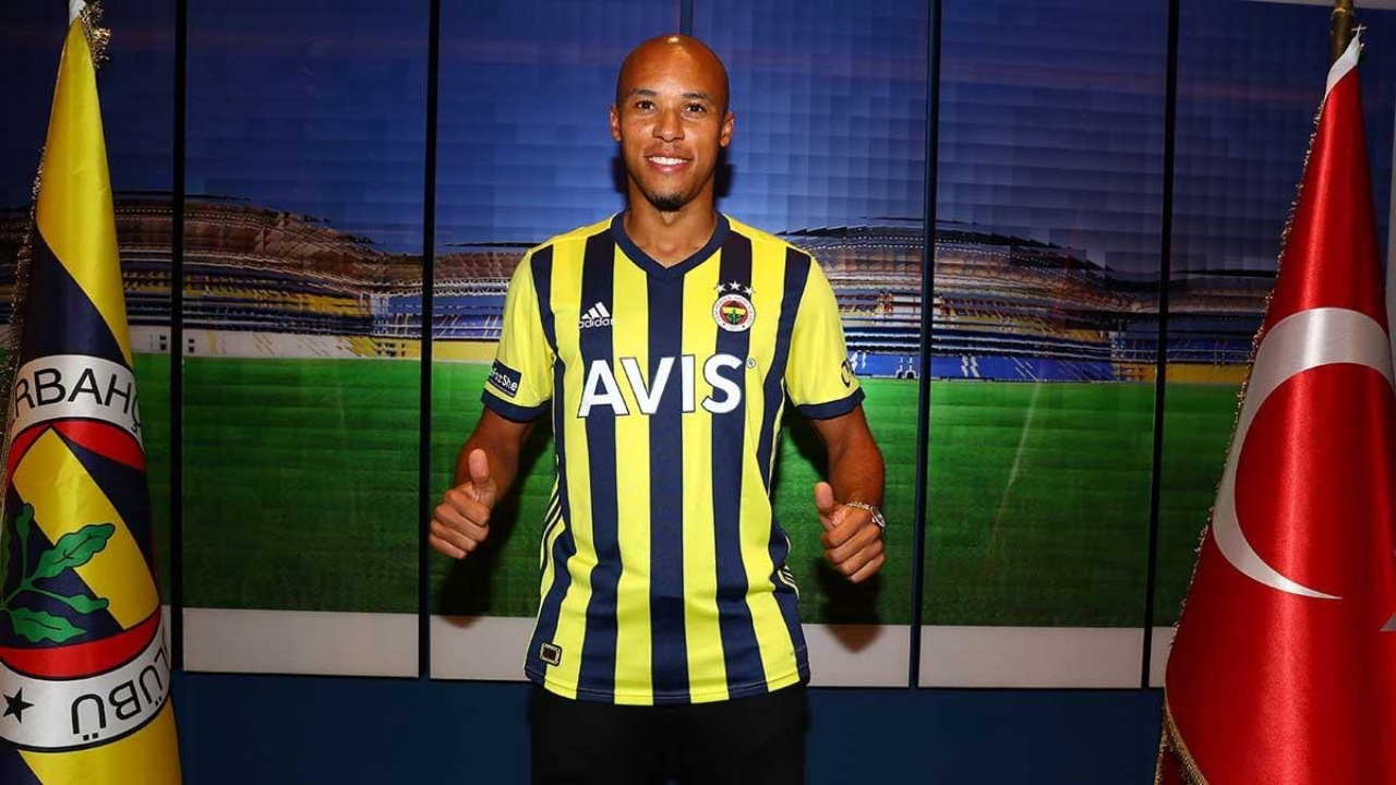 Fenerbahçe Tisserand'a formayı giydirdi...