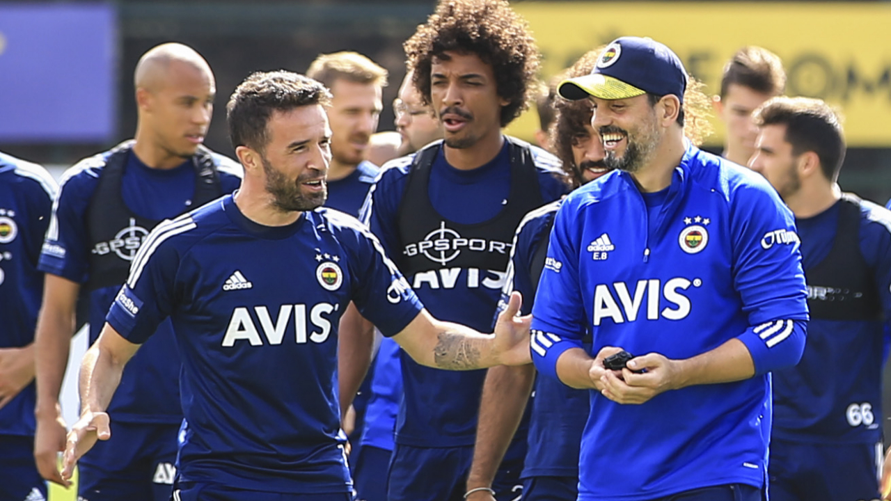 Fenerbahçe'de gelecek ve gidecek listesi netleşiyor