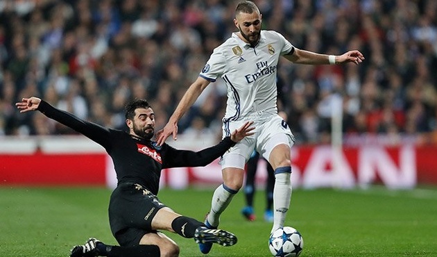 Real Madrid iki adım öne geçti