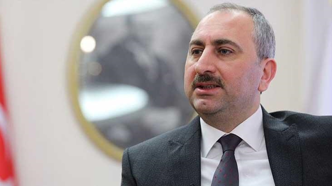 Bakan Gül'den Halil Sezai çıkışı