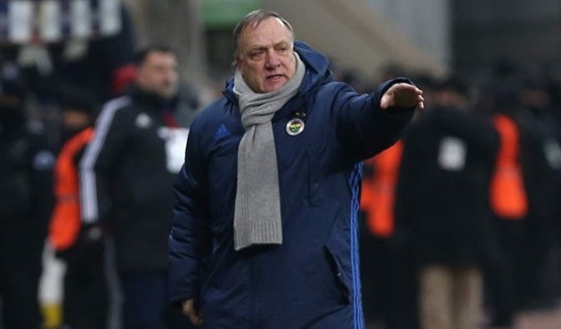 Advocaat'tan Emenike açıklaması