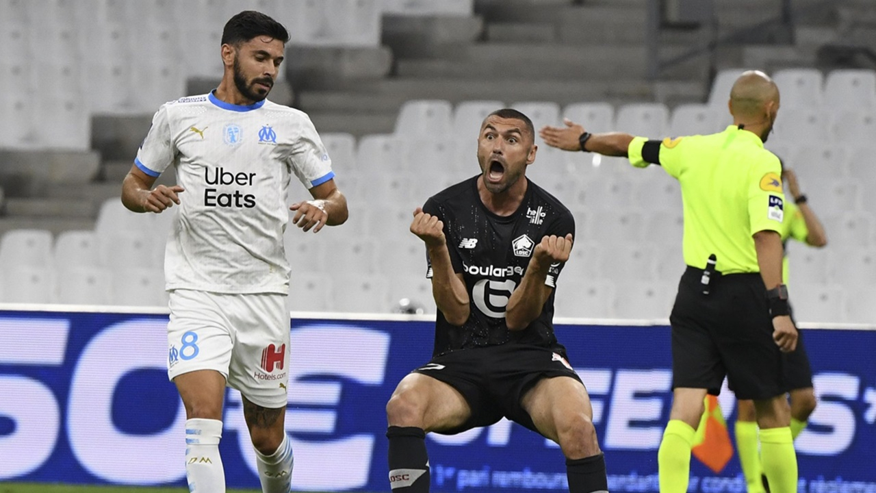 "Bence Burak Yılmaz Türkçede ofsayt demek"