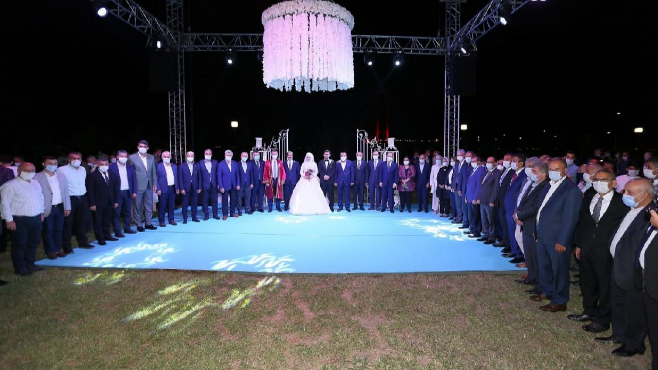 AK Parti'li vekilin düğününe pandemi cezası