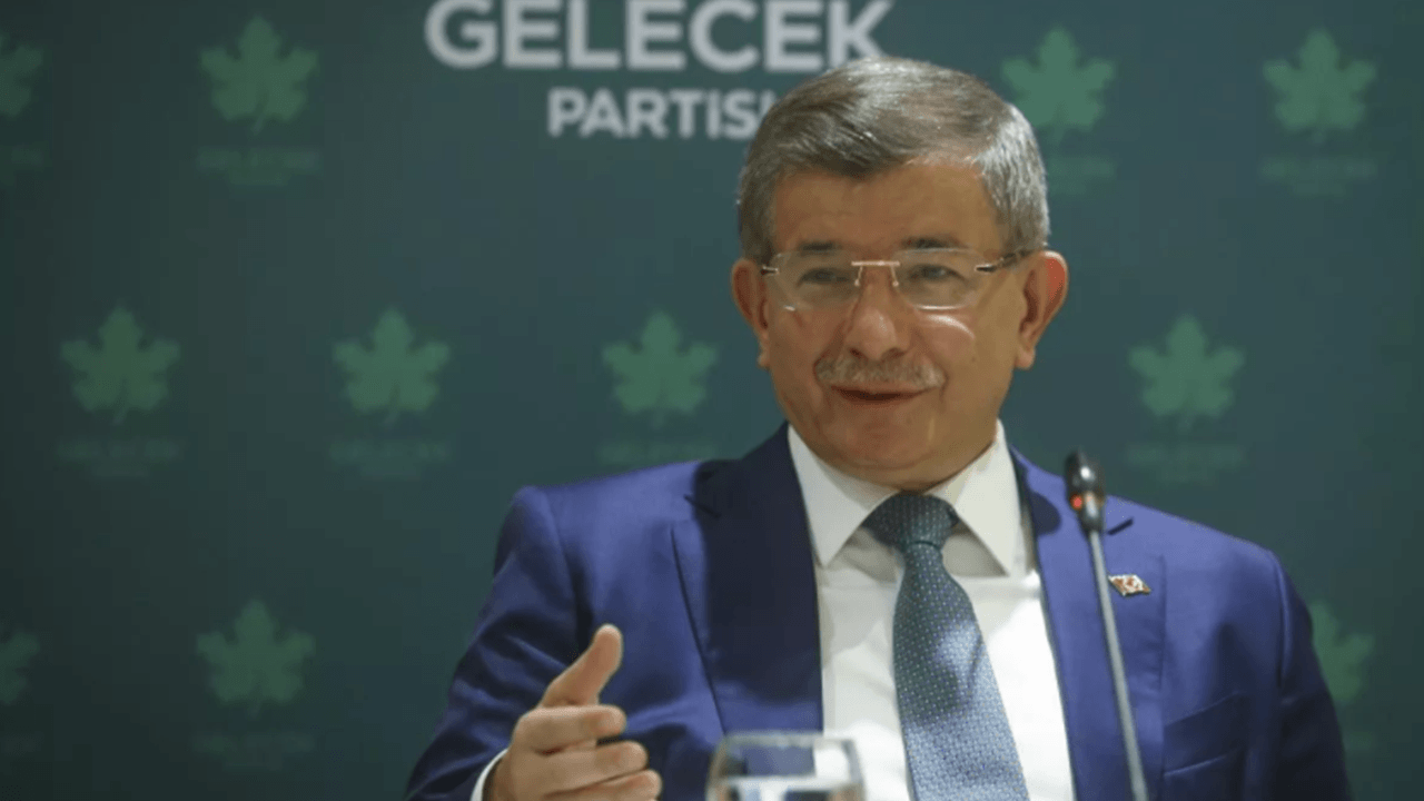 Davutoğlu: Gelecek Partisi'nin kendi cumhurbaşkanı adayı olacak