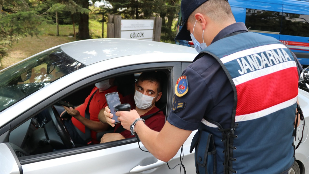 Bolu'da karantinaya uymayan 63 kişiye yurt yolu göründü