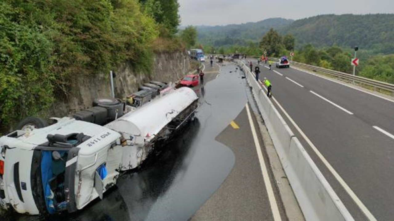 Tanker devrildi, Bolu Dağı ulaşıma kapandı
