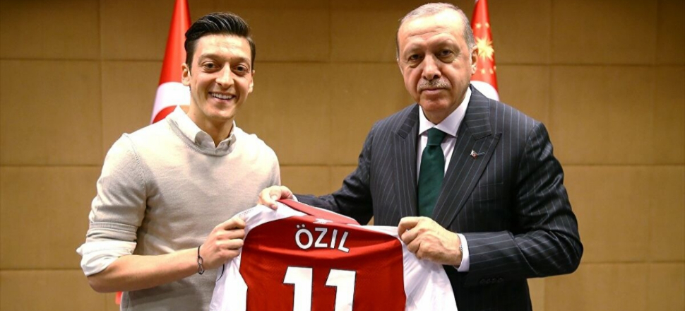 Mesut Özil olayında çuvalladık