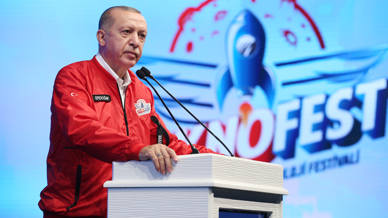 "Geleceğin teknolojilerinin Türk Malı damgasıyla üretileceğine inanıyorum"