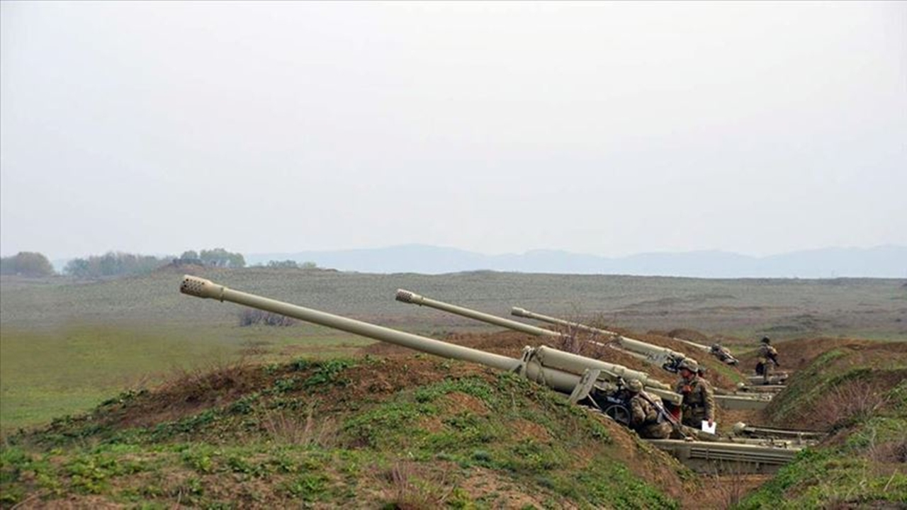 Azerbaycan'dan orduya 'karşı saldırı' talimatı