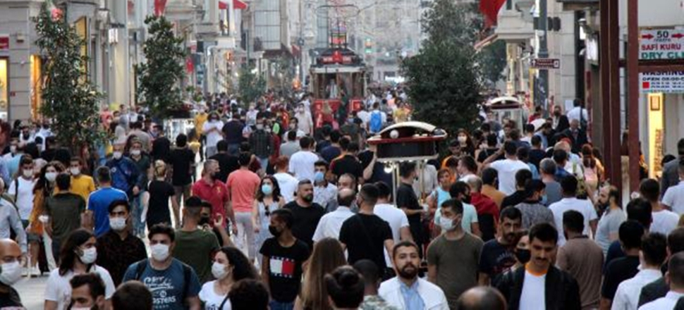 İstiklal Caddesi'nde adım atacak yer yok