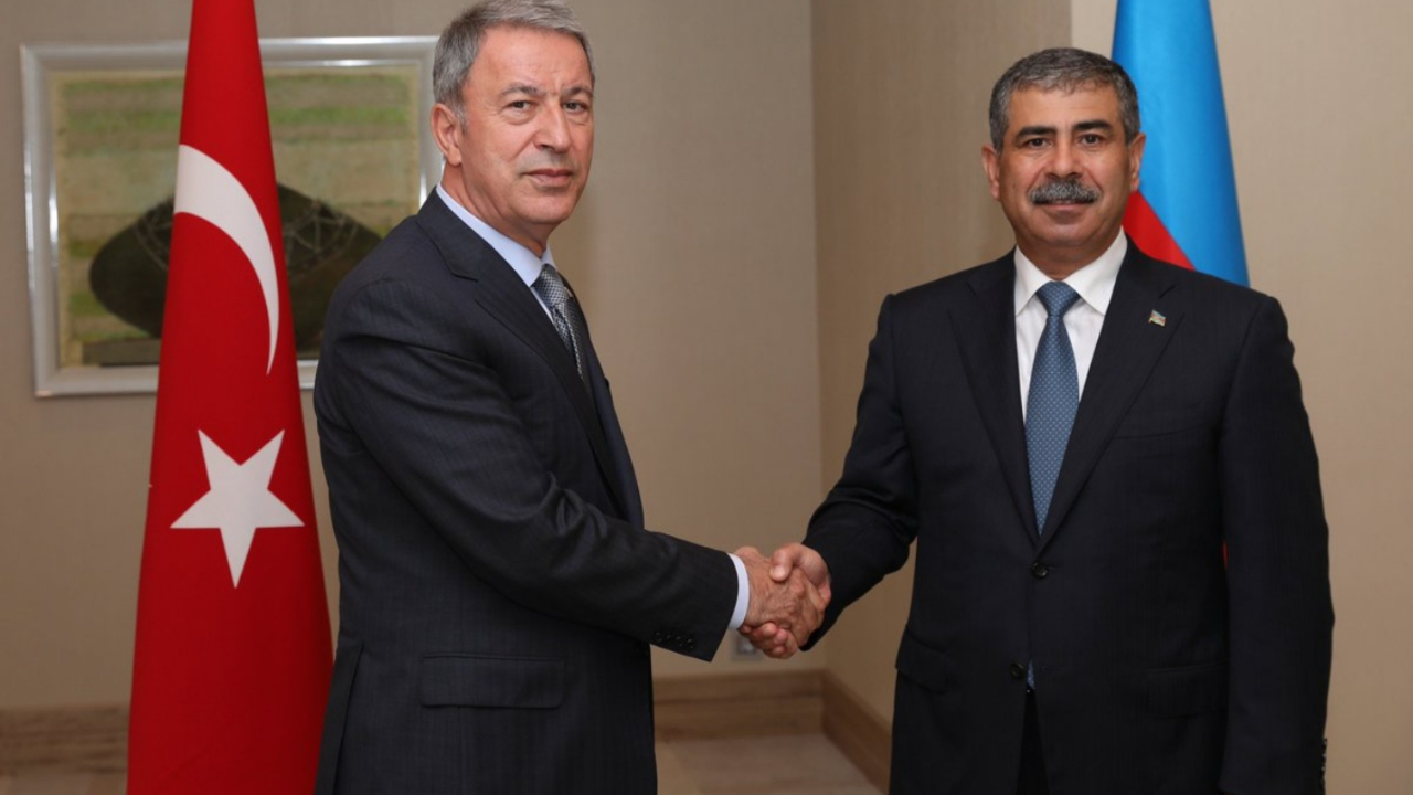 Bakan Akar Azeri mevkidaşıyla görüştü