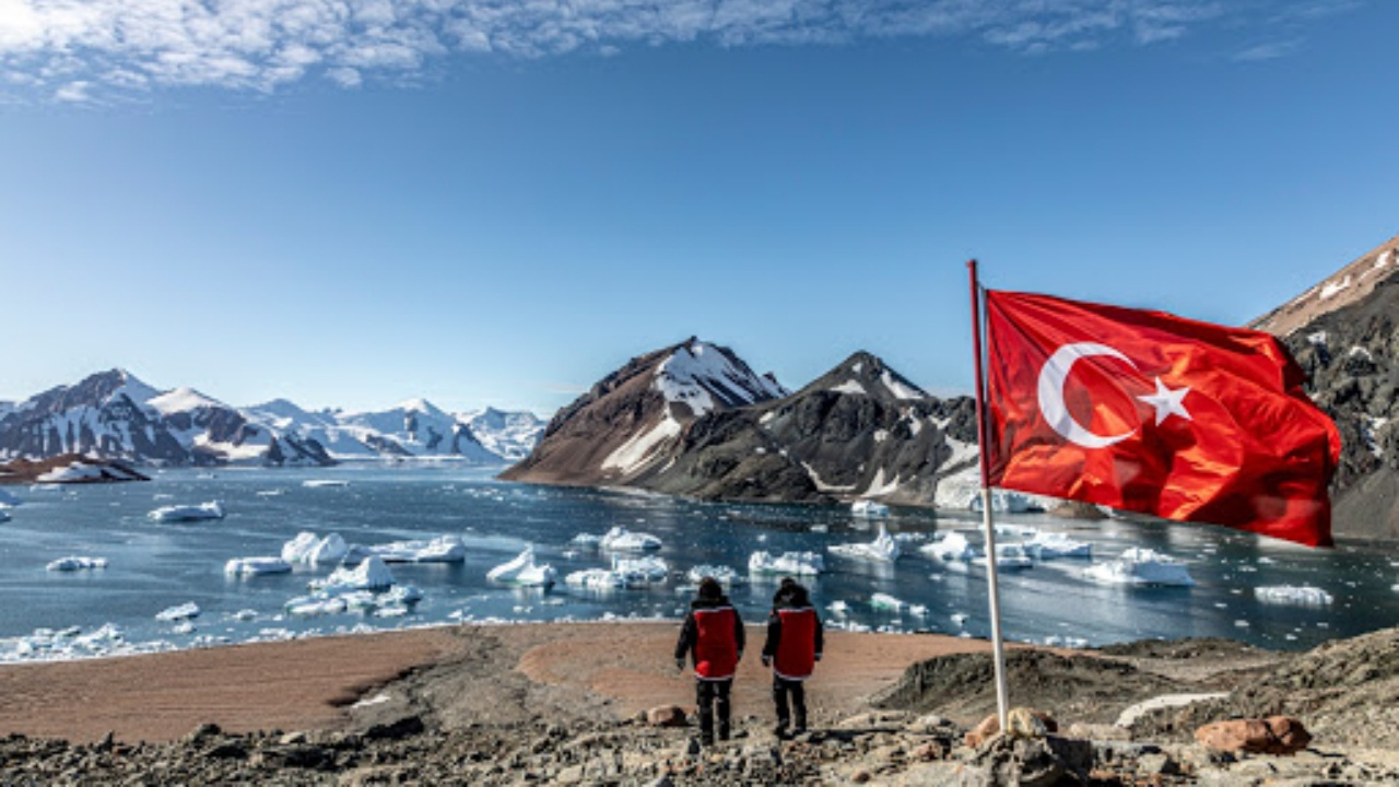 Türkiye bugün Antarktika'ya kalıcı üs kuruyor!
