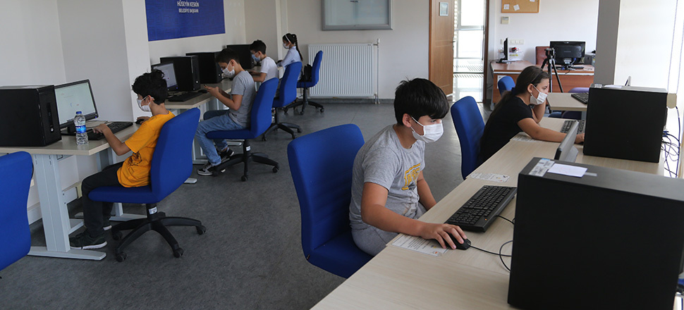 Sultanbeyli Belediyesi'nden eğitime güçlü destek