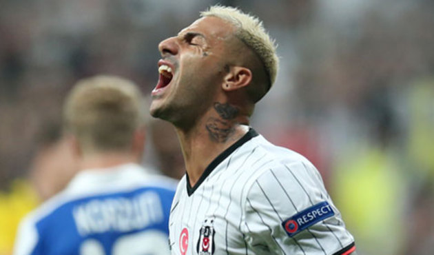 Beşiktaş'ta şok! Quaresma sakatlandı!