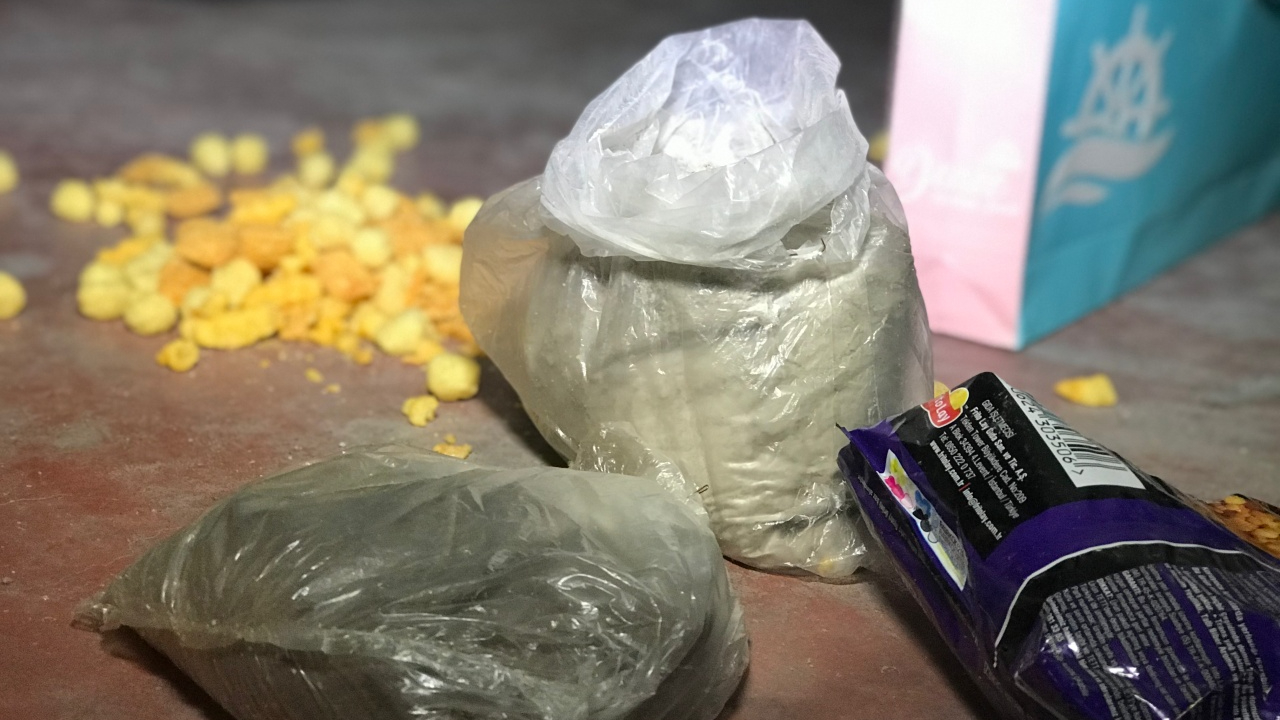 Cips poşetine sakladı ama kurtulamadı
