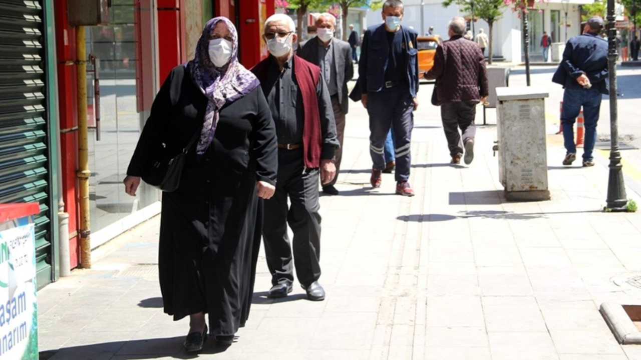 65 yaş üstü için bir yasak kararı daha