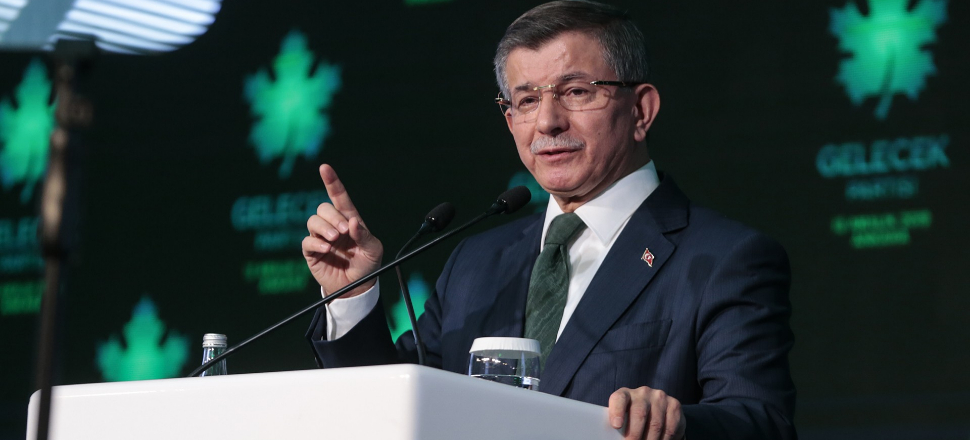 Davutoğlu'na İzmir'de büyük şok!
