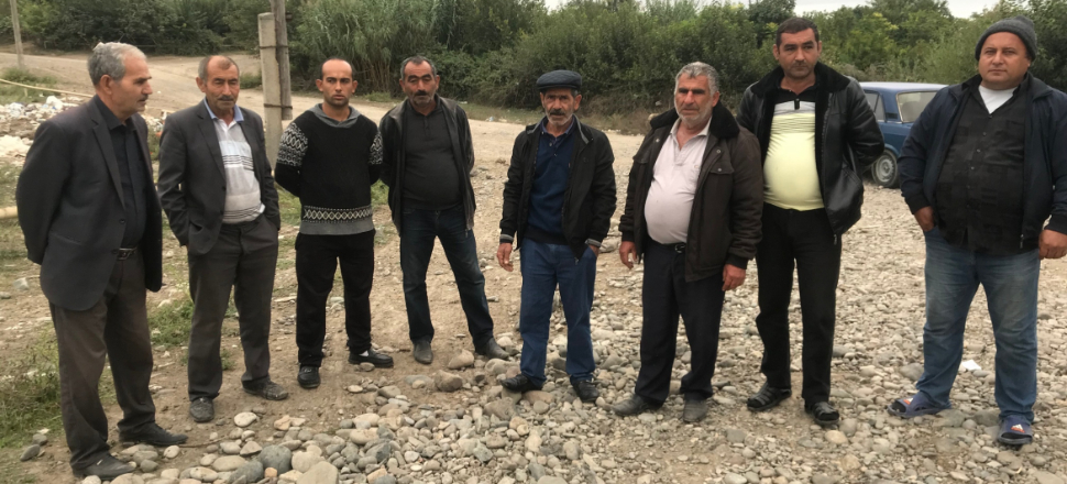 Azerbaycanlılar evlerini terk etmiyor