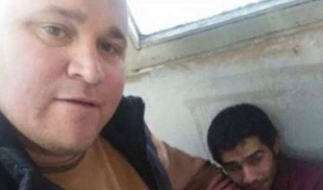İşe geç kalan Suriyeli işçisini dövüp fotoğrafını paylaştı