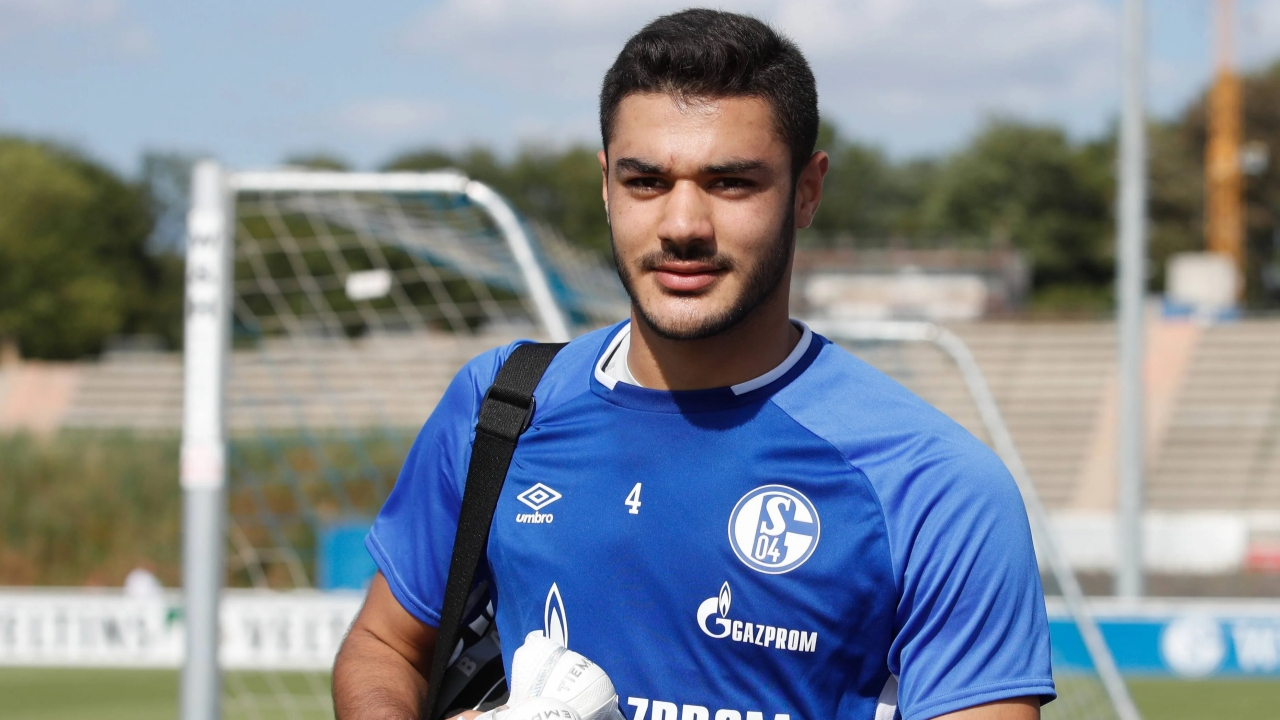 Ozan Kabak'a Milan kancası