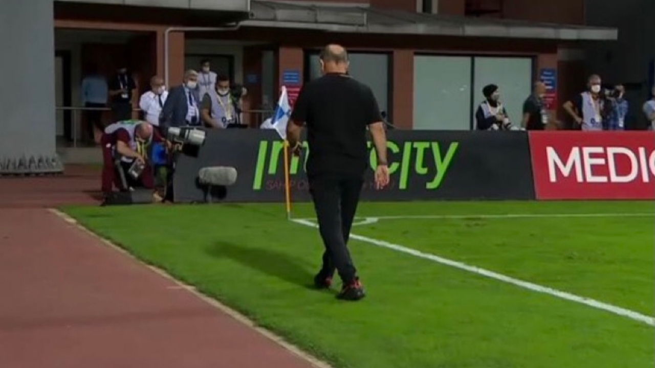 Fatih Terim takımını sahada yalnız bıraktı!