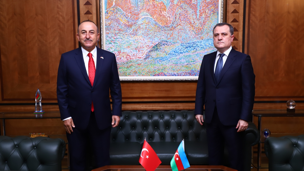 Bakan Çavuşoğlu'ndan dünyaya Karabağ mesajı: 30 yıldır sen 'çekil' dedin mi!