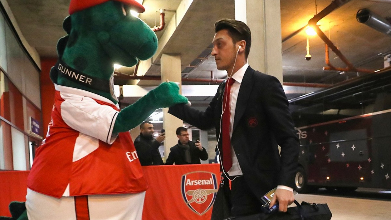 Mesut Özil kalbinin büyüklüğünü gösterdi!