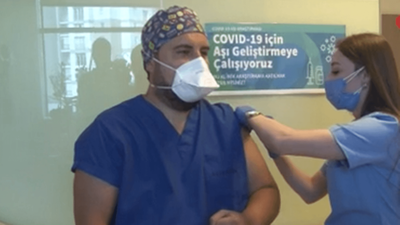 Çin’den getirilen aşı İstanbul’da ilk gönüllüye yapıldı