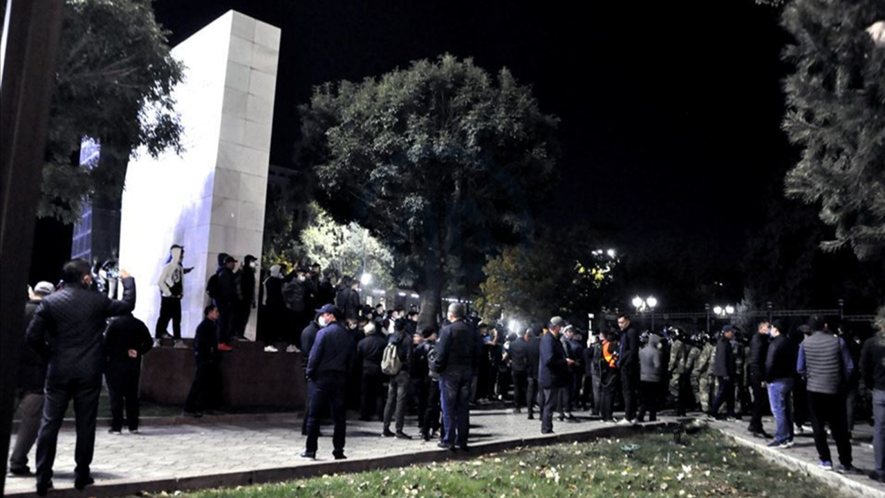 Kırgızistan'da olağanüstü hal ilan edildi!