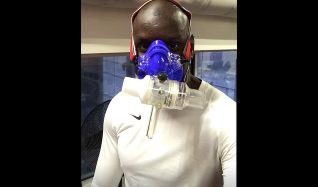 Demba Ba Los Angeles'tan mesaj yolladı