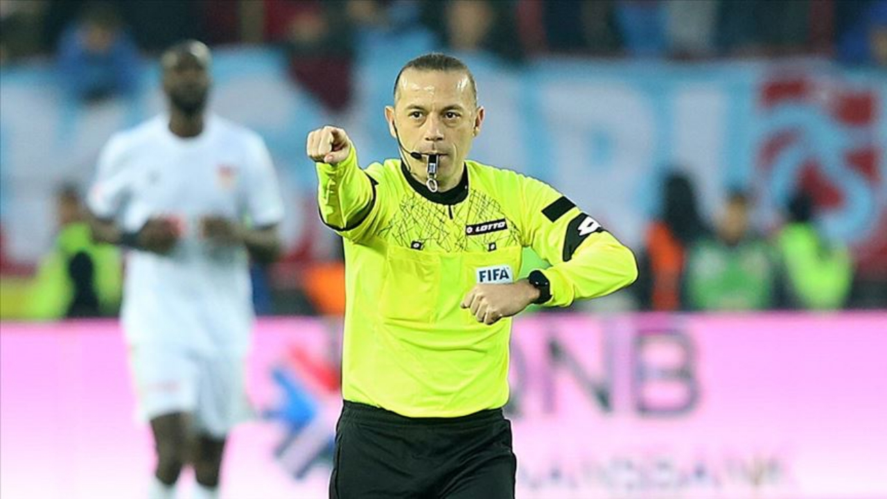 UEFA'dan Cüneyt Çakır'a 'milli' görev