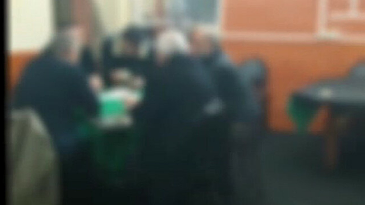 Eskişehir'de kumar oynanan evde 37 kişiye korona cezası