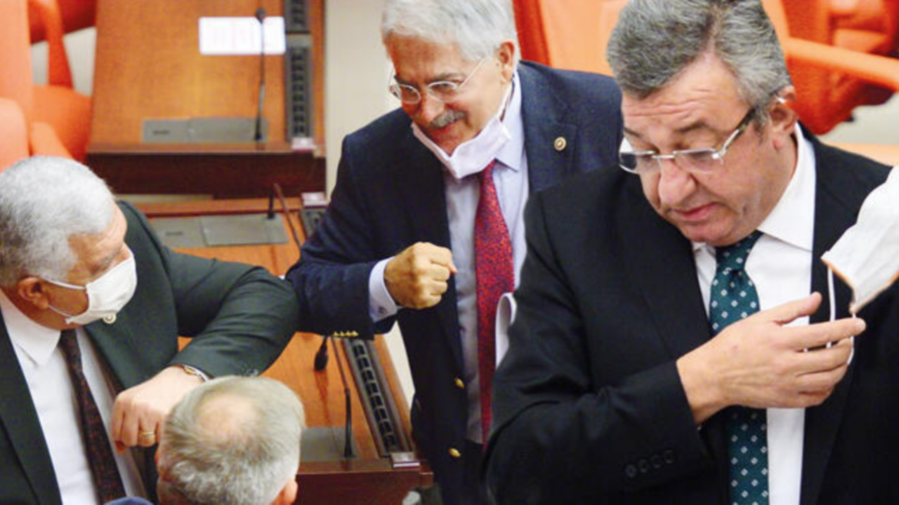 Milletvekilleri maskeye dayanamadı