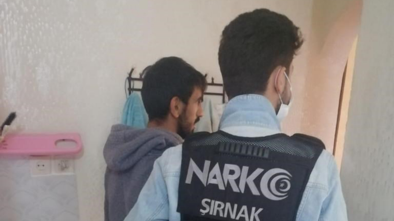 İnternette uyuşturucuyu özendirenlere eş zamanlı operasyon