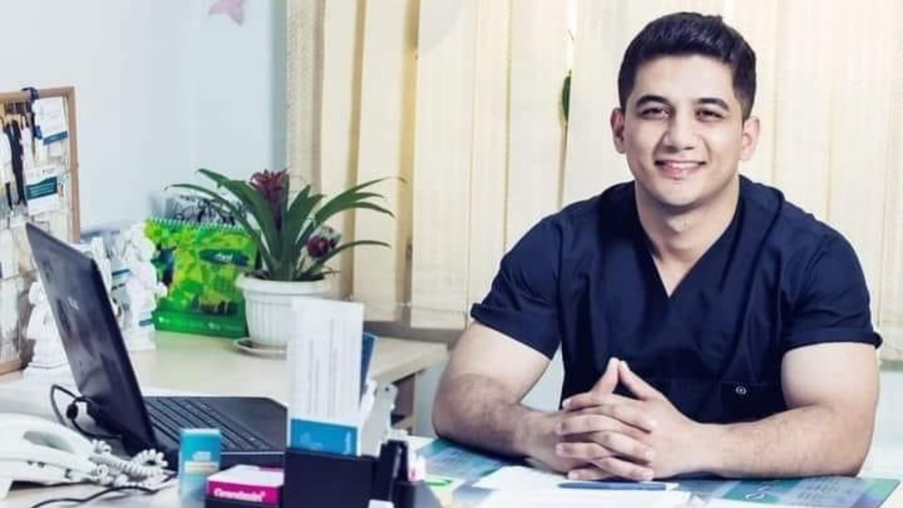 Yaralılara yardım eden doktoru şehit ettiler