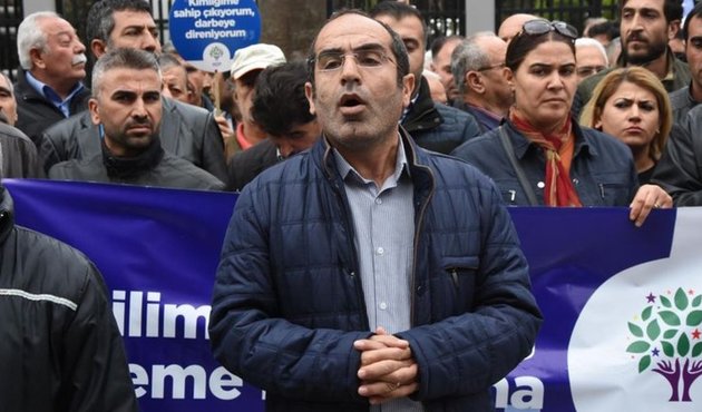 HDP İzmir İl Başkanı Mahfuz Güleryüz gözaltına alındı