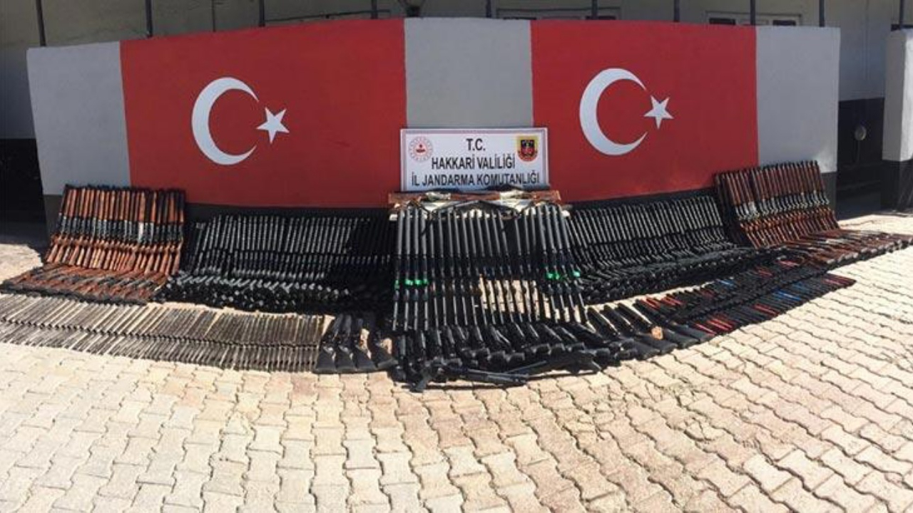 Yüzlerce kaçak tüfek ele geçirildi