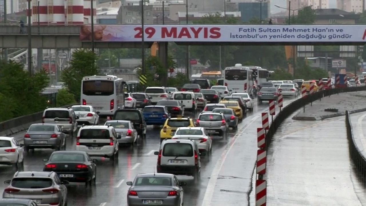 İstanbul'da trafik yoğunluğu yüzde 81'e ulaştı