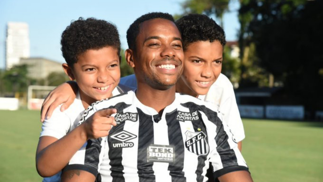 Robinho 36 yaşında eve döndü