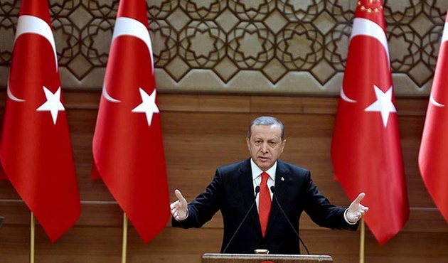 Cumhurbaşkanı'ndan sürpriz yemek: Masada yanında oturan isim dikkat çekti!