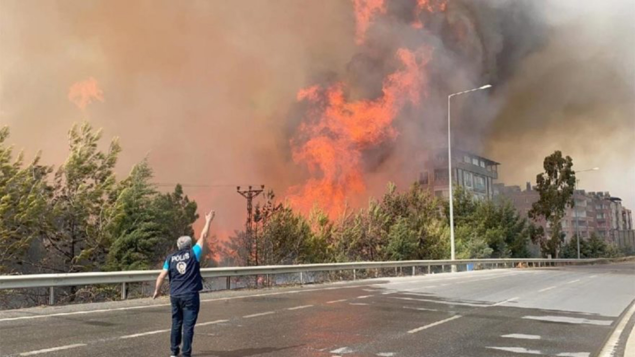 Hatay'daki yangınlarla ilgili 2 kişi tutuklandı