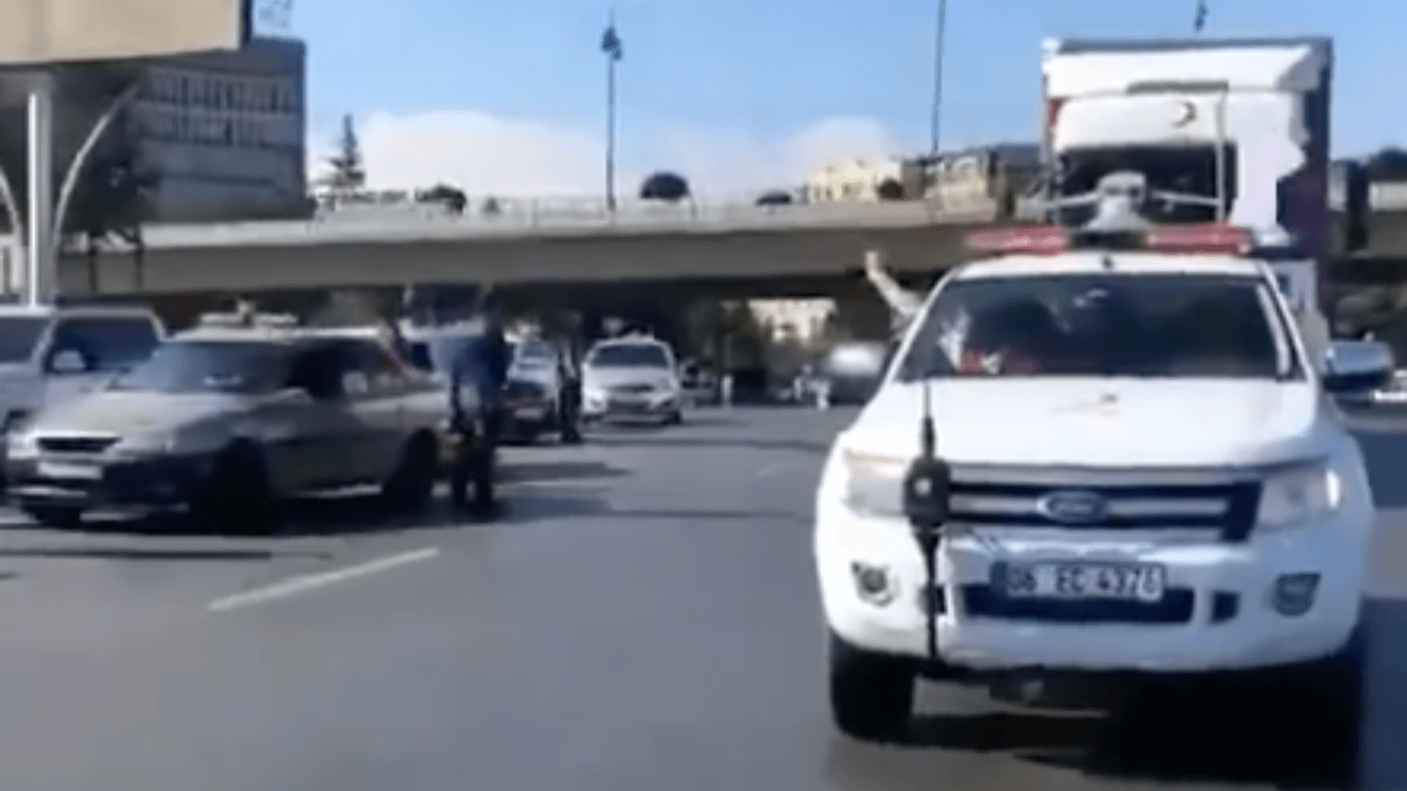 Azerbaycan halkı, Kızılay'ı görünce selam durdu