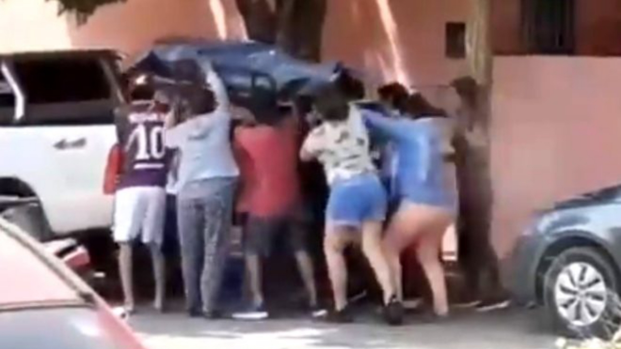 Koronadan ölen babalarını morgdan kaçırdılar