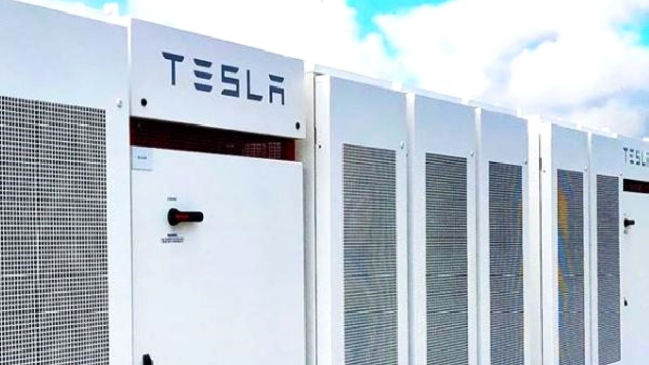 Faturaları ödemeyen Tesla'da kesinti şoku